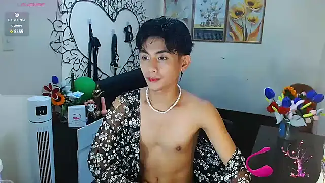 Snapshot of WildestTwink chatting on 30, 10, 2025 WildestTwink online show from 30, 10, 2025