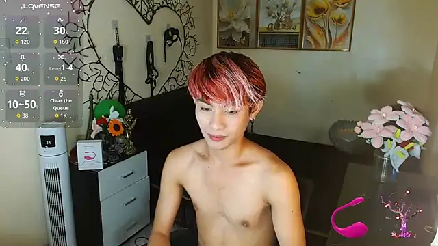 Snapshot of WildestTwink chatting on 17, 10, 2025 WildestTwink online show from 17, 10, 2025