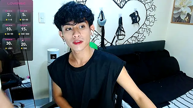 Snapshot of WildestTwink chatting on 23, 11, 2025 WildestTwink online show from 23, 11, 2025