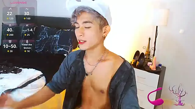 Snapshot of WildestTwink chatting on 23, 4, 2026 WildestTwink online show from 23, 4, 2026