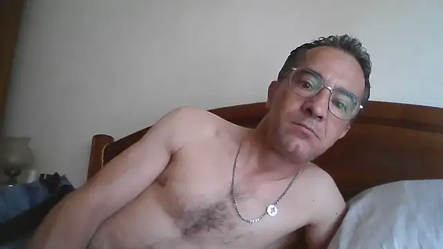 Snapshot of CarlosRocha73 chatting on 28, 4, 2026 CarlosRocha73 online show from 28, 4, 2026