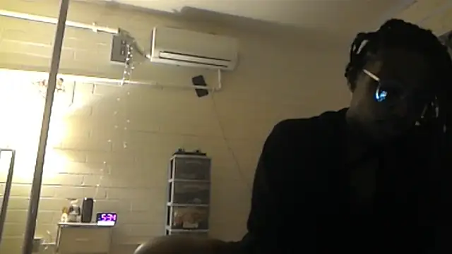 Snapshot of Xochillovemoney2 chatting on 4, 5, 2026 Xochillovemoney2 online show from 4, 5, 2026