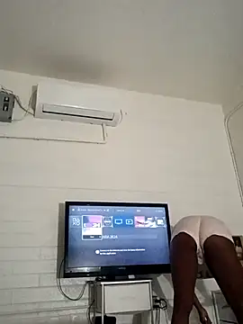 Xochillovemoney2 online show from 28, 9, 2025