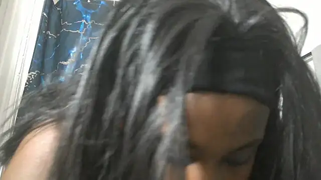 Snapshot of Xochillovemoney2 chatting on 30, 5, 2026 Xochillovemoney2 online show from 30, 5, 2026