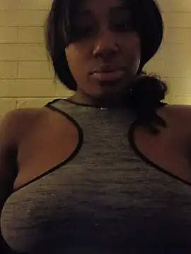 Snapshot of Xochillovemoney2 chatting on 18, 6, 2026 Xochillovemoney2 online show from 18, 6, 2026