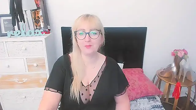 sweetMariina online show from 24, 2, 2025