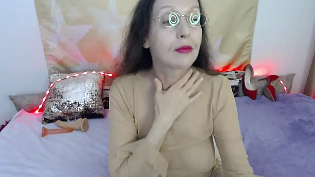 Snapshot of SylviaFoxy chatting on 15, 5, 2026 SylviaFoxy online show from 15, 5, 2026