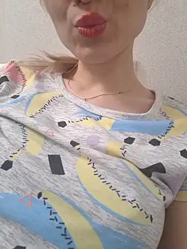 YogisticJuli666 online show from 30, 10, 2025