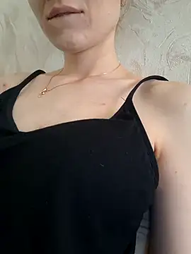 YogisticJuli666 online show from 9, 10, 2025