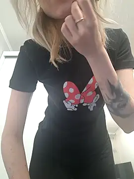 YogisticJuli666 online show from 19, 9, 2025