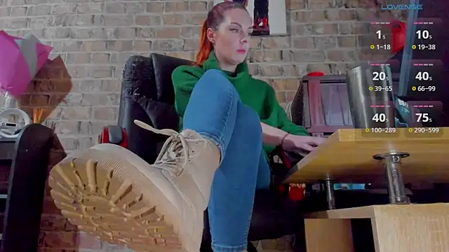 MrsVenus online show from 4, 3, 2025