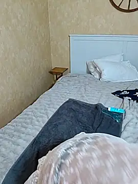 Snapshot of SwedishJennifer chatting on 9, 10, 2025 SwedishJennifer online show from 9, 10, 2025