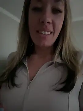 Snapshot of _NinaLuvSins_ chatting on 29, 4, 2026 NinaLuvSins online show from 29, 4, 2026