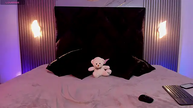 Zafira Alabi online show from 9, 11, 2025