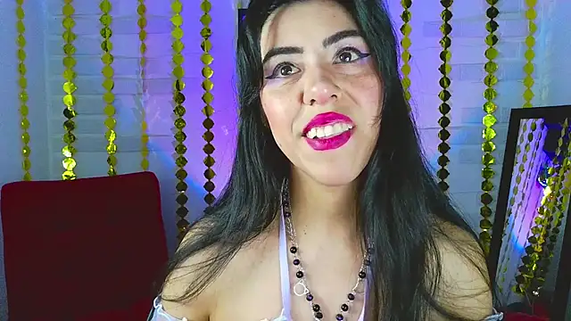 Snapshot of sky_girl1 chatting on 1, 3, 2025 sky girl1 online show from 1, 3, 2025