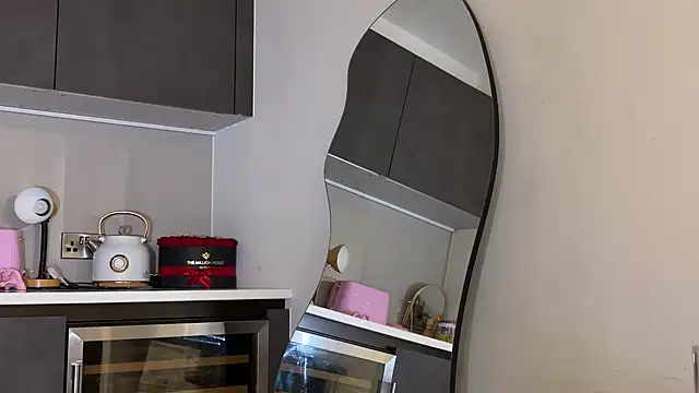 ArabicBarbie online show from 25, 10, 2025