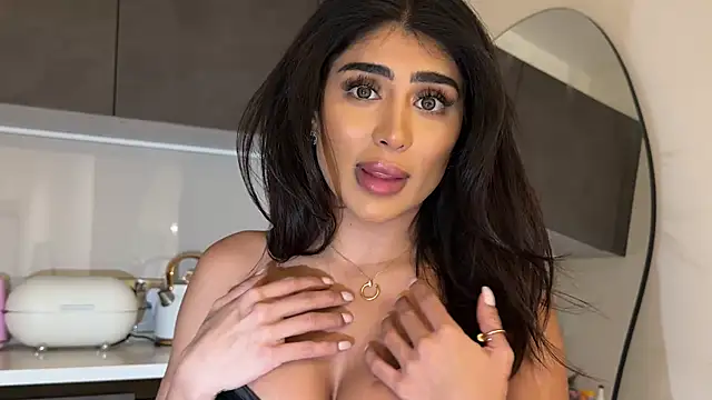 ArabicBarbie online show from 17, 12, 2025