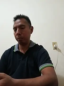 Snapshot of desnudo_Sexoxo chatting on 5, 1, 2025 desnudo Sexoxo online show from 5, 1, 2025