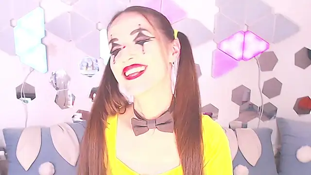 LexiKiss online show from 5, 7, 2026
