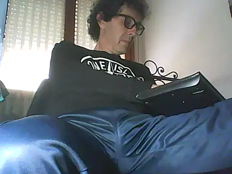Snapshot of Moro_ra chatting on 14, 5, 2026 Moro ra online show from 14, 5, 2026
