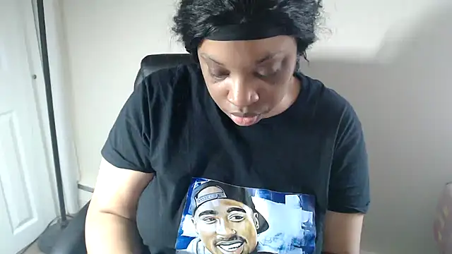 Sexymona1218 online show from 15, 4, 2026