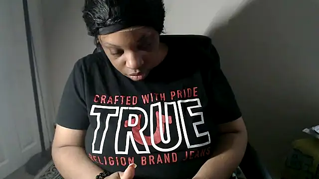 Sexymona1218 online show from 2, 4, 2026