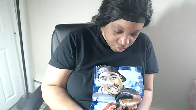 Sexymona1218 online show from 15, 4, 2026