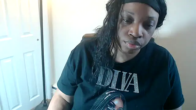 Sexymona1218 online show from 19, 4, 2026