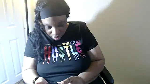 Sexymona1218 online show from 17, 4, 2026