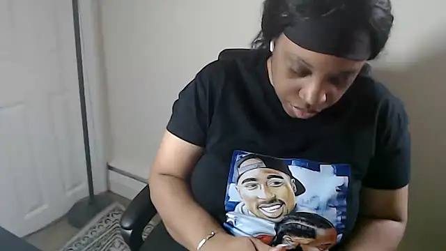 Sexymona1218 online show from 11, 3, 2026