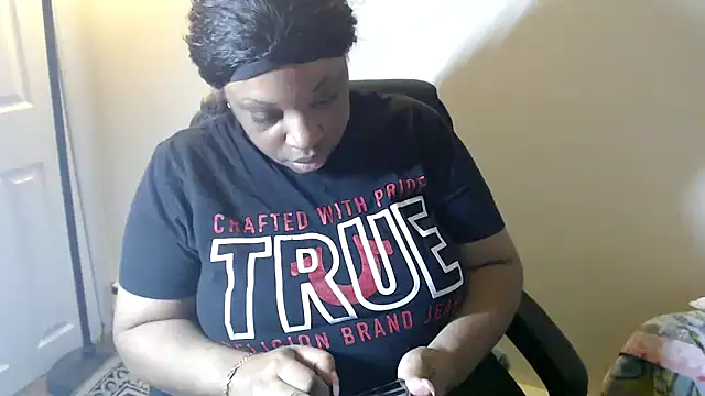 Sexymona1218 online show from 2, 4, 2026