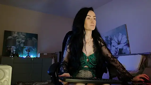 lara heaven online show from 10, 11, 2025