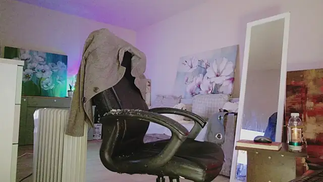 lara heaven online show from 22, 4, 2026