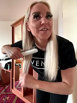 MIA-XXX online show from 25, 9, 2025