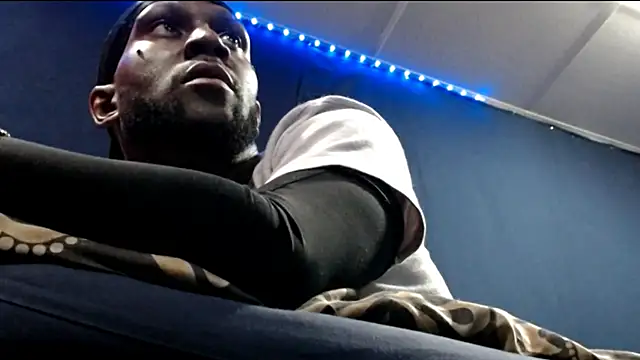 iBreakHeartz online show from 31, 10, 2025