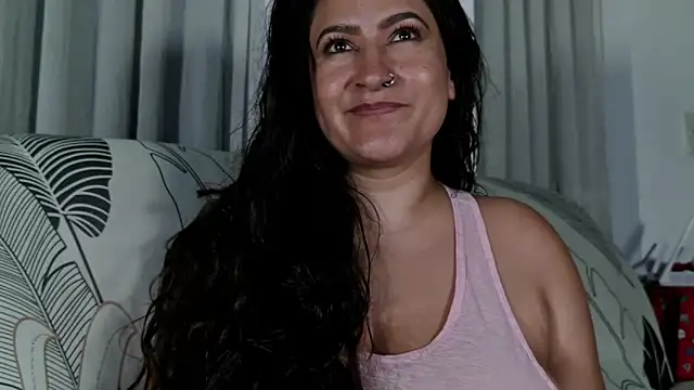 DeesseLuxure online show from 15, 4, 2026