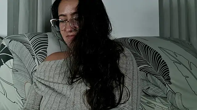 DeesseLuxure online show from 18, 4, 2026