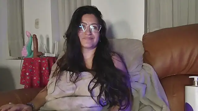 DeesseLuxure online show from 8, 10, 2025