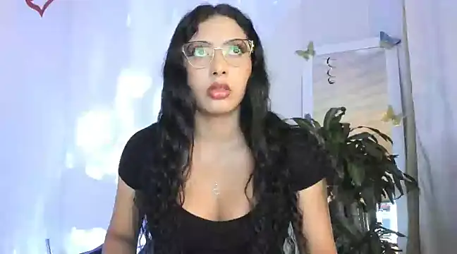 kirasofia online show from 25, 2, 2025