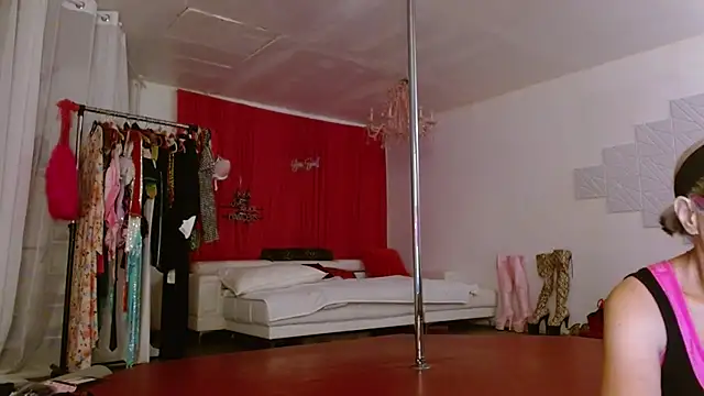 Sweet-Ginger online show from 28, 10, 2025