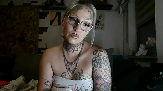 Snapshot of RoxxyInk chatting on 26, 7, 2026 RoxxyInk online show from 26, 7, 2026