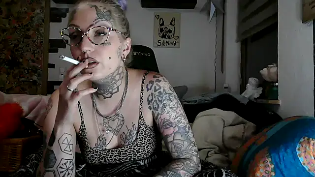 Snapshot of RoxxyInk chatting on 1, 6, 2026 RoxxyInk online show from 1, 6, 2026