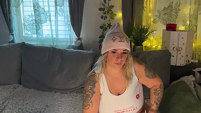 Monageil online show from 23, 11, 2025