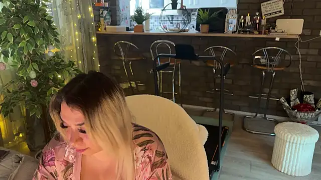 Monageil online show from 4, 3, 2026