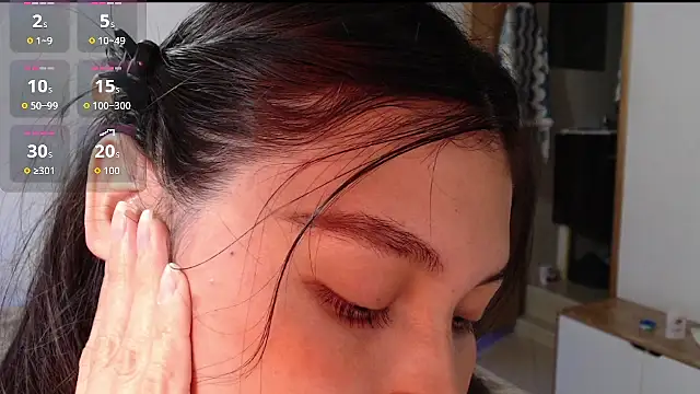 Snapshot of evolet01 chatting on 25, 10, 2025 evolet01 online show from 25, 10, 2025