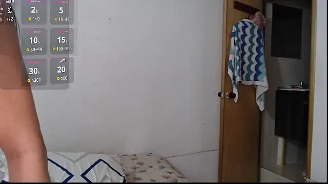 Snapshot of evolet01 chatting on 24, 11, 2025 evolet01 online show from 24, 11, 2025