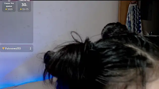 Snapshot of evolet01 chatting on 28, 10, 2025 evolet01 online show from 28, 10, 2025