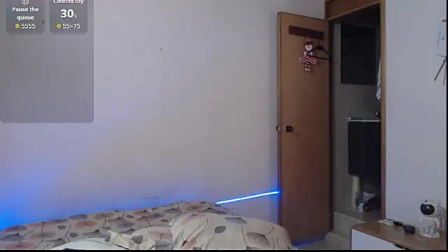 Snapshot of evolet01 chatting on 1, 12, 2025 evolet01 online show from 1, 12, 2025