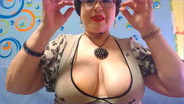 Snapshot of NaughtyMOM4uX chatting on 15, 3, 2025 NaughtyMOM4uX online show from 15, 3, 2025