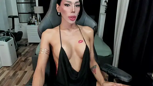 Forever MissCandace online show from 17, 4, 2026